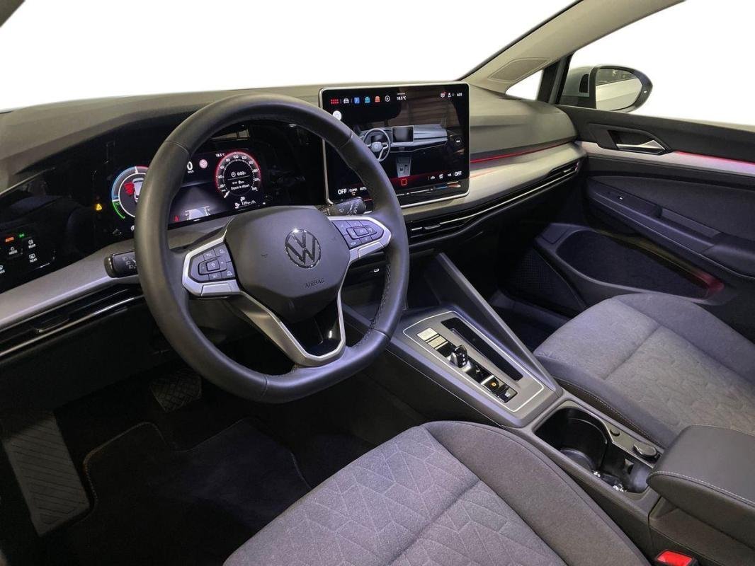 Volkswagen Golf - Photo 9