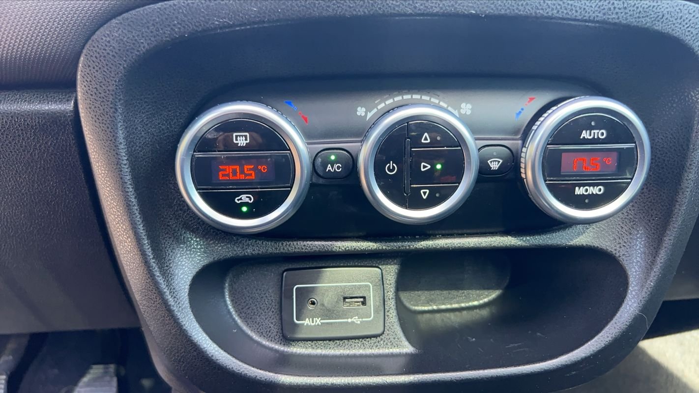 Fiat 500L - Photo 13