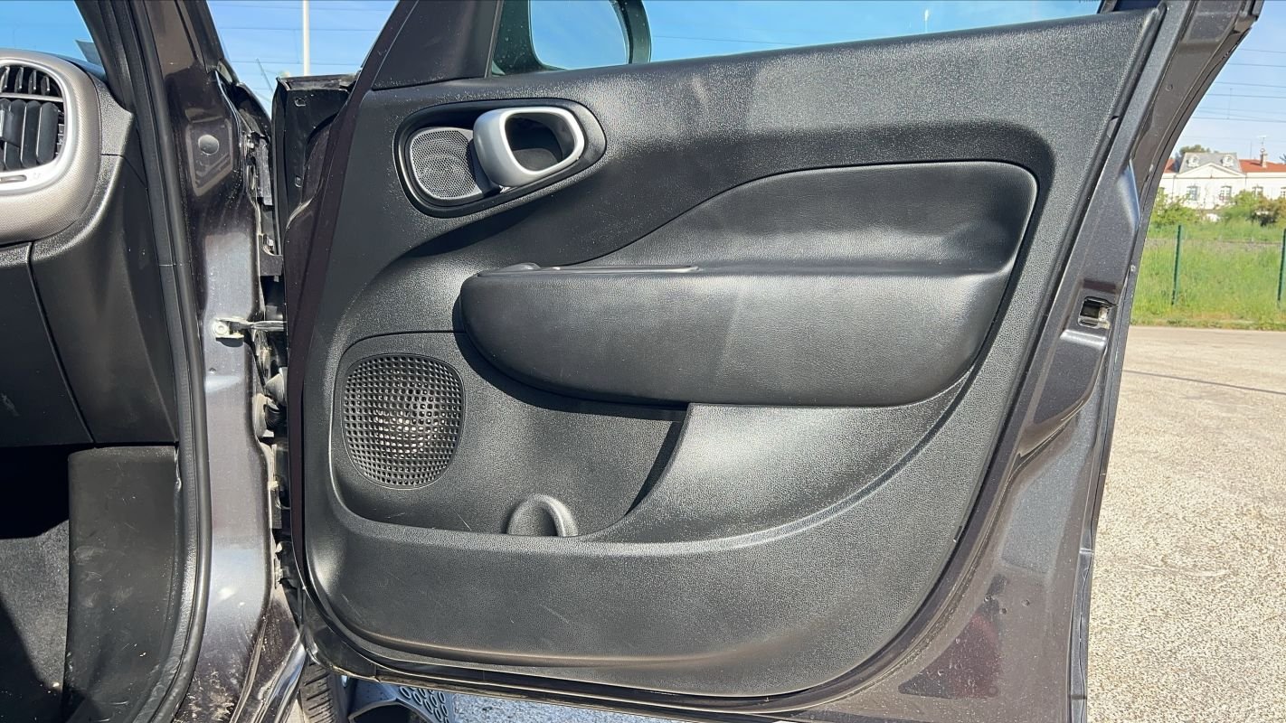 Fiat 500L - Photo 22