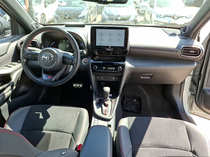 Toyota Yaris - Photo 11