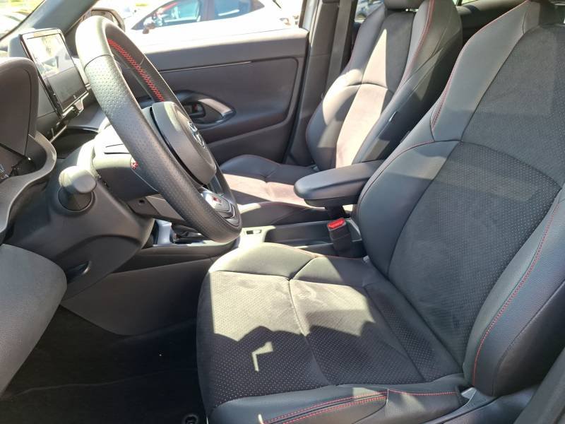 Toyota Yaris - Photo 10