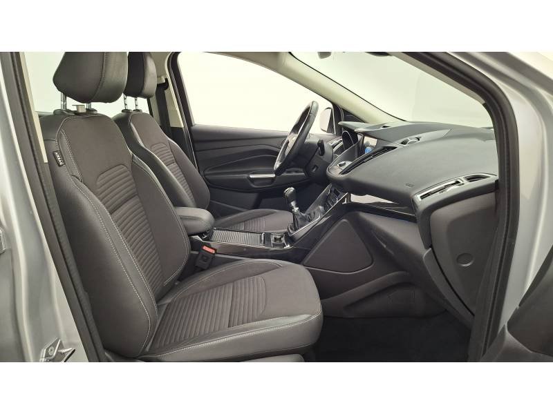Ford Kuga - Photo 12