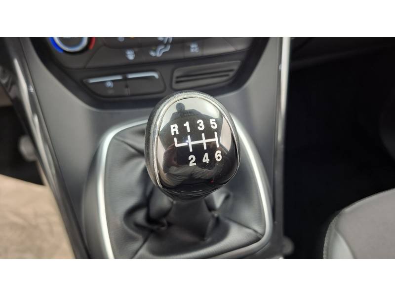 Ford Kuga - Photo 19