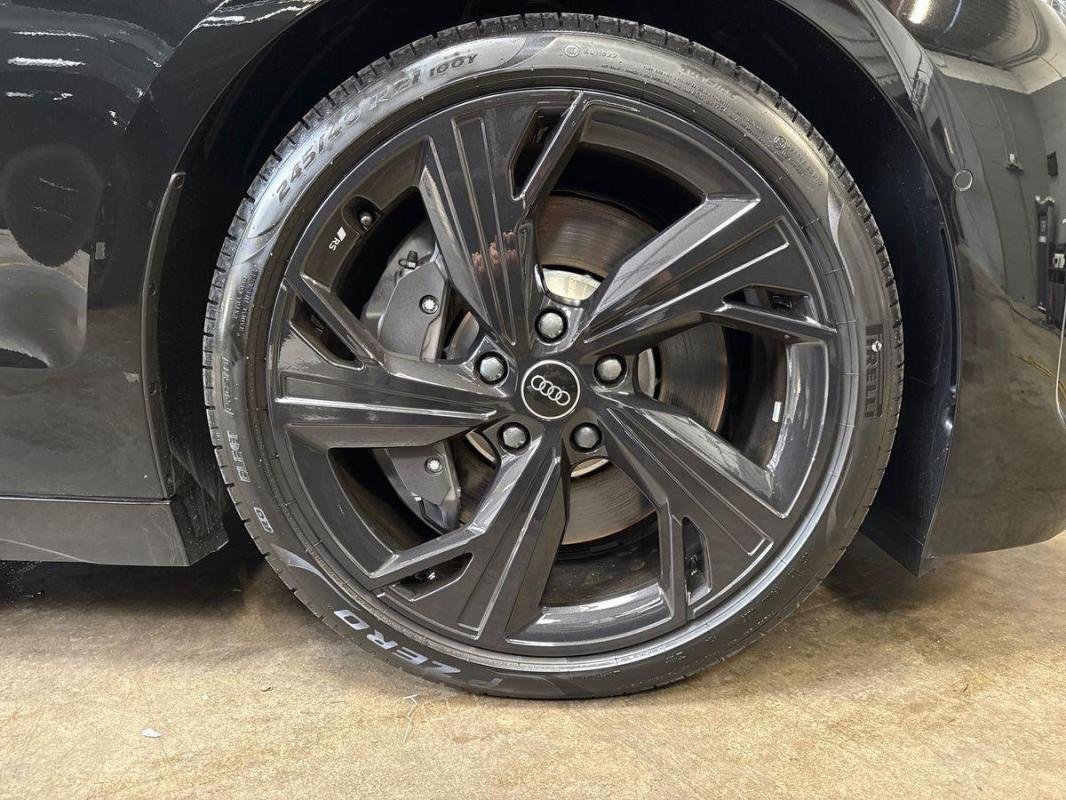 Audi e-tron - Photo 26