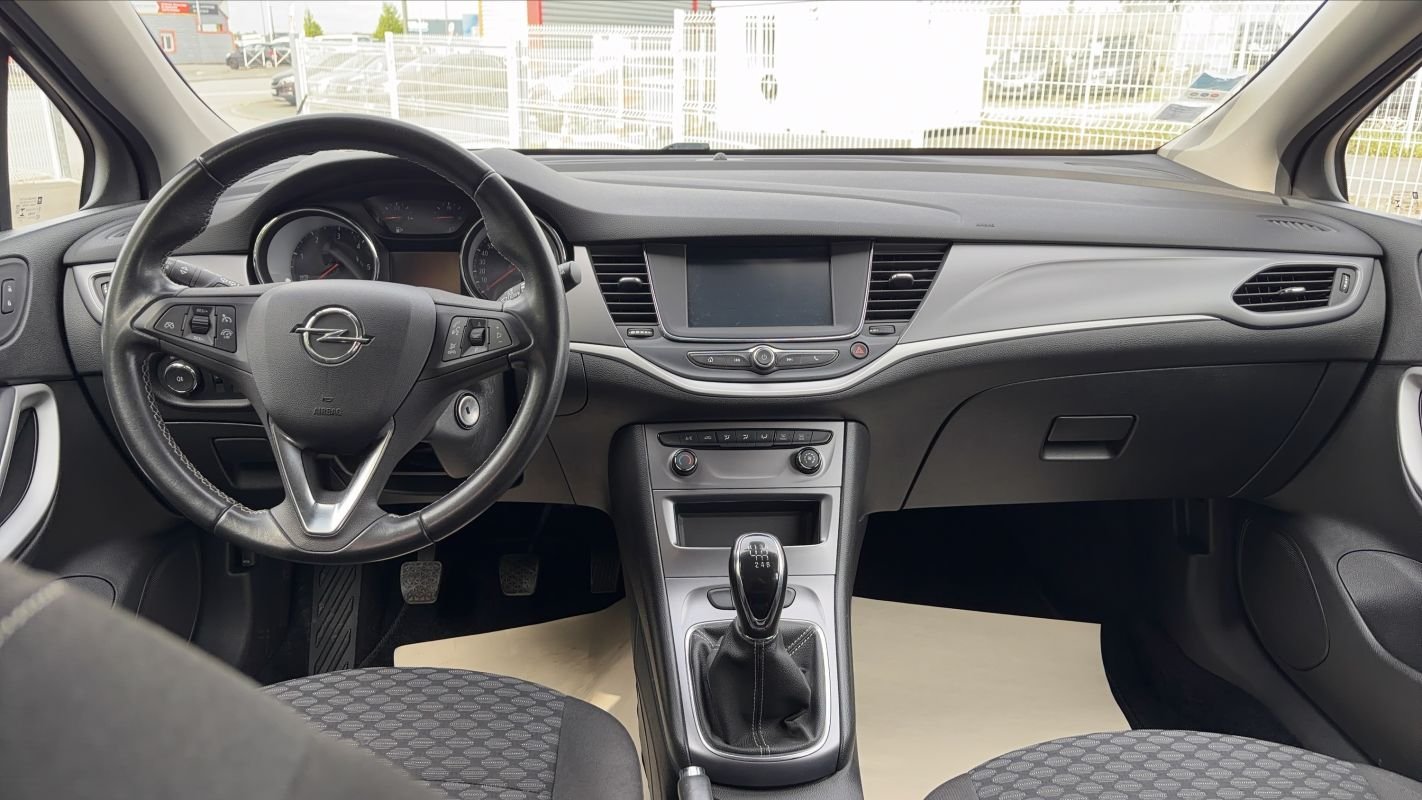 Opel Astra Sports Tourer - Photo 11
