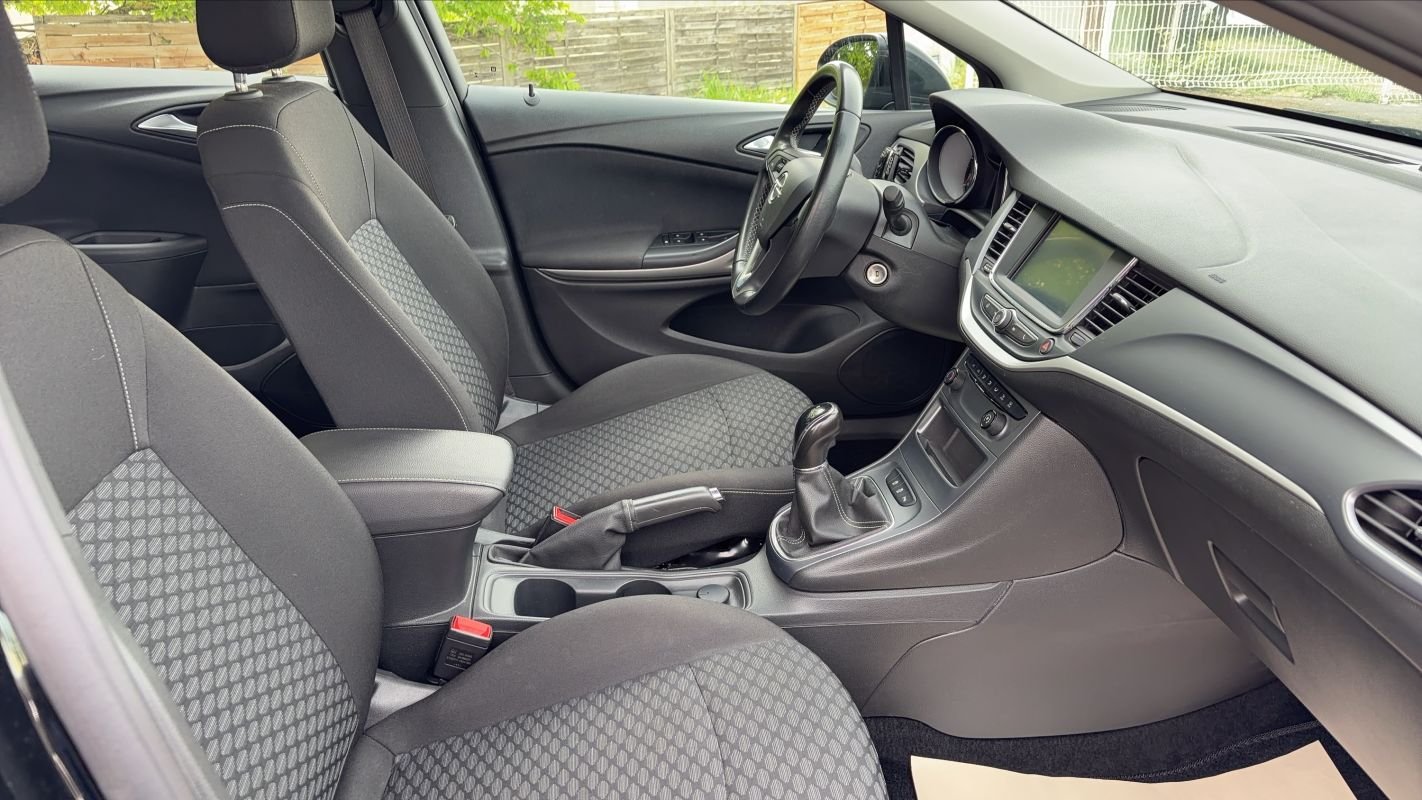 Opel Astra Sports Tourer - Photo 27