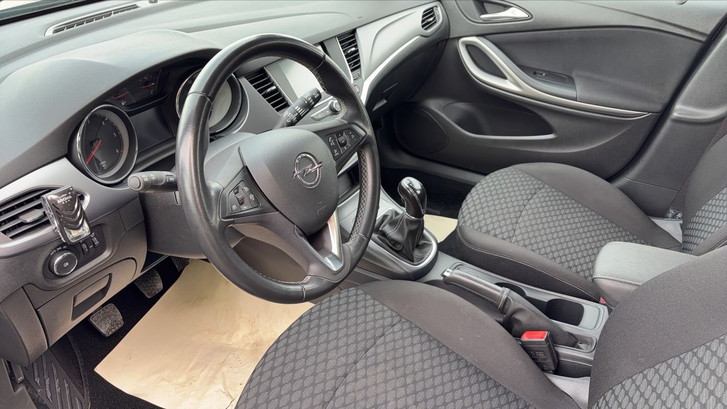 Opel Astra Sports Tourer - Photo 8