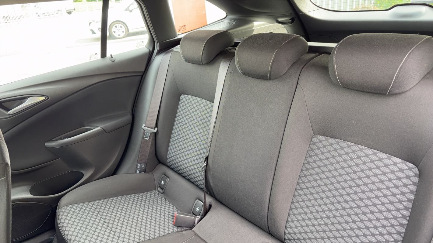 Opel Astra Sports Tourer - Photo 9