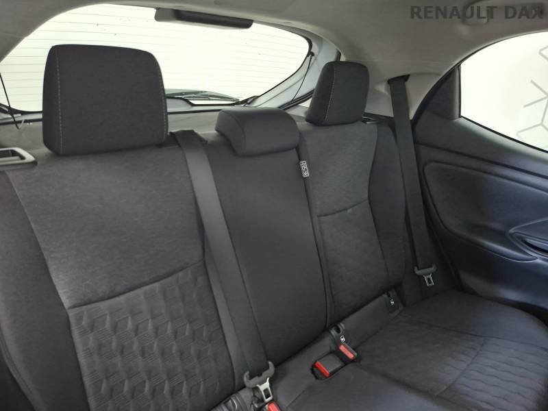 Toyota Yaris - Photo 25