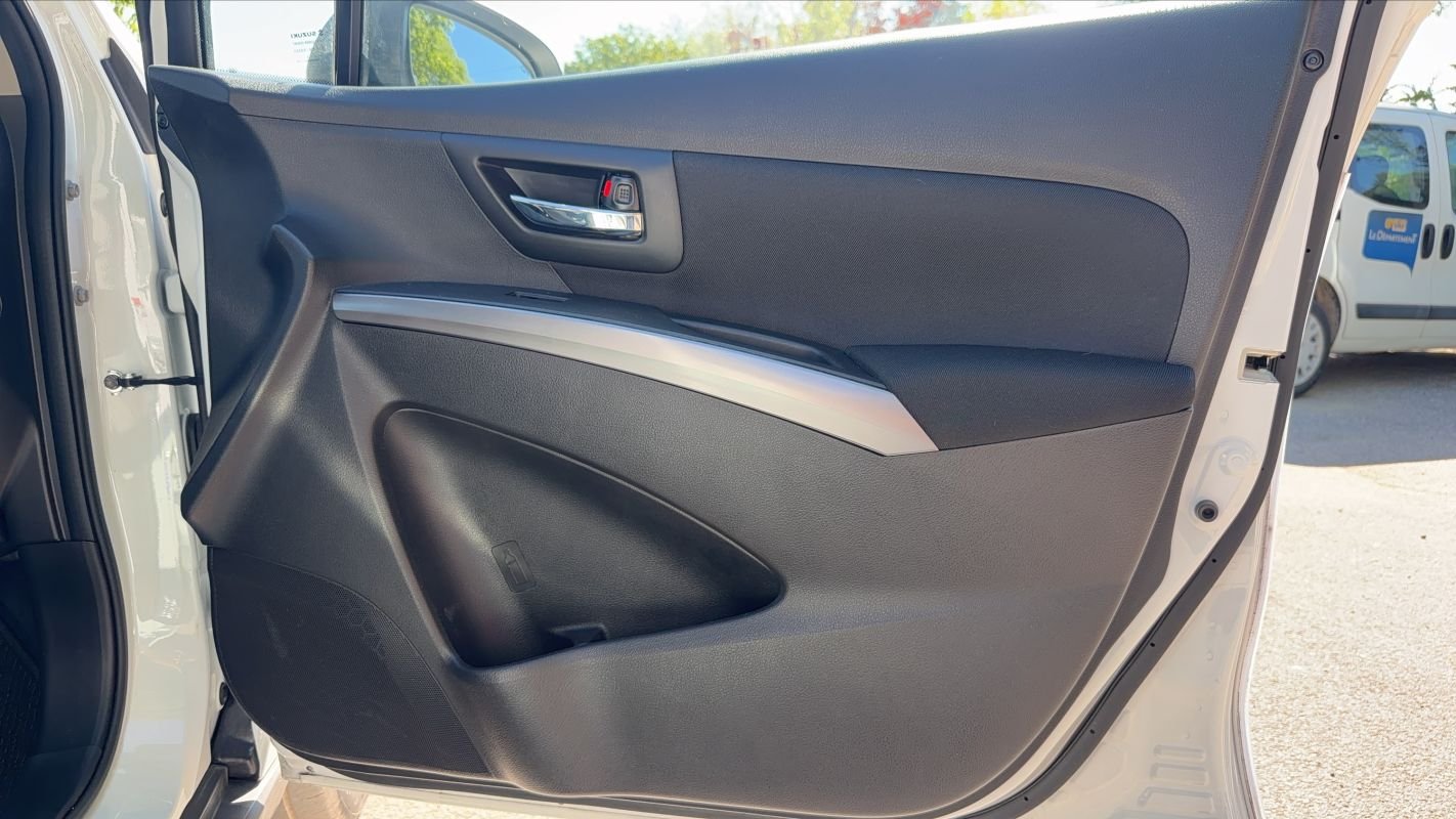 Suzuki s-cross - Photo 22