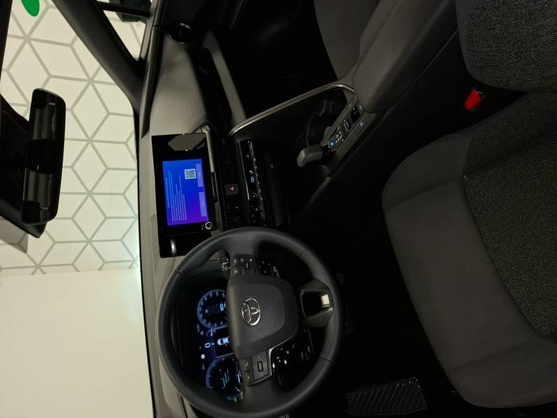 Toyota C-HR - Photo 11