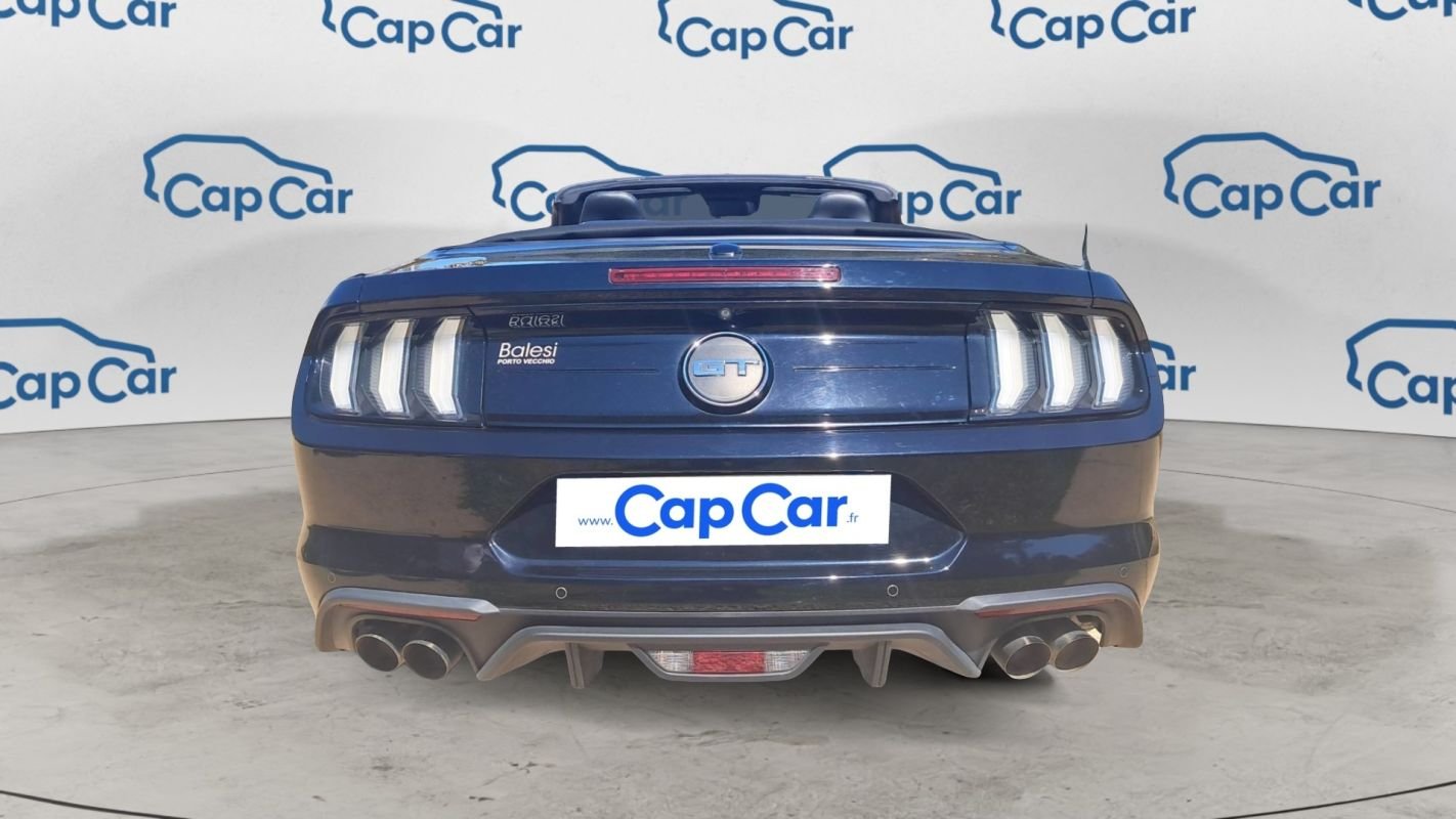 Ford Mustang Convertible - Photo 3