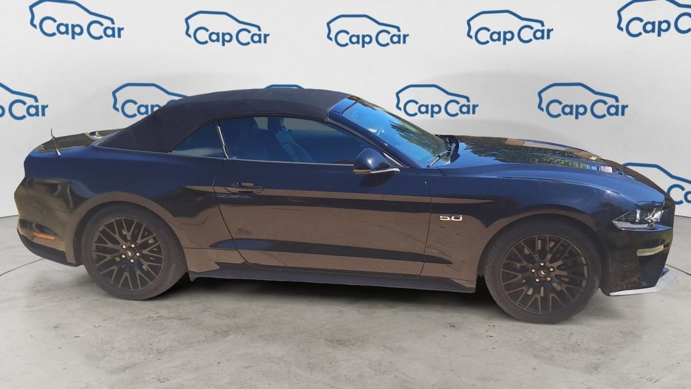 Ford Mustang Convertible - Photo 4