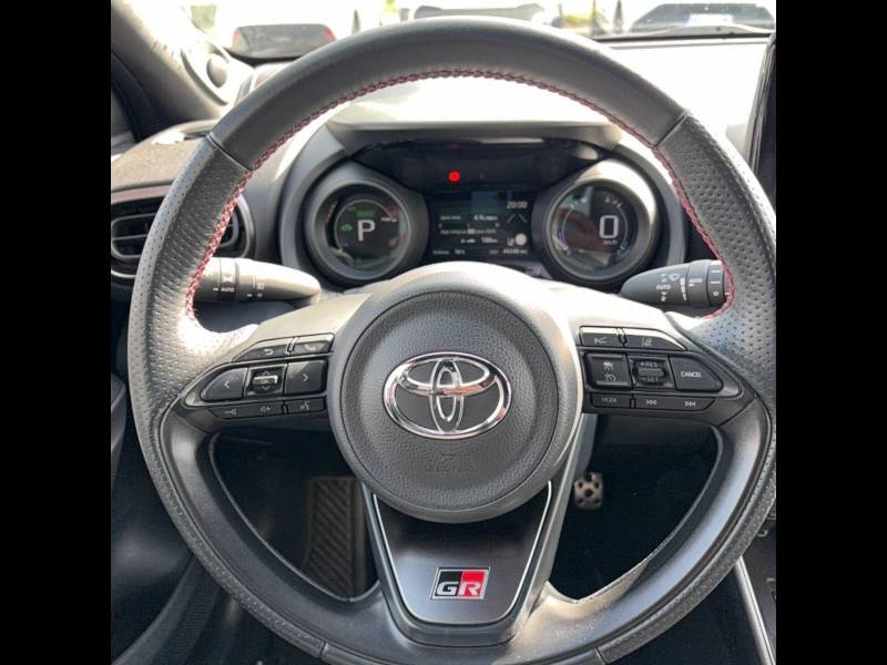 Toyota Yaris - Photo 11