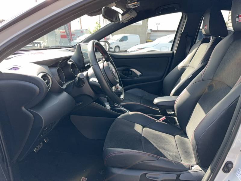 Toyota Yaris - Photo 10