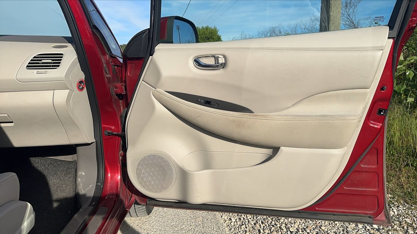 Nissan Leaf - Photo 23
