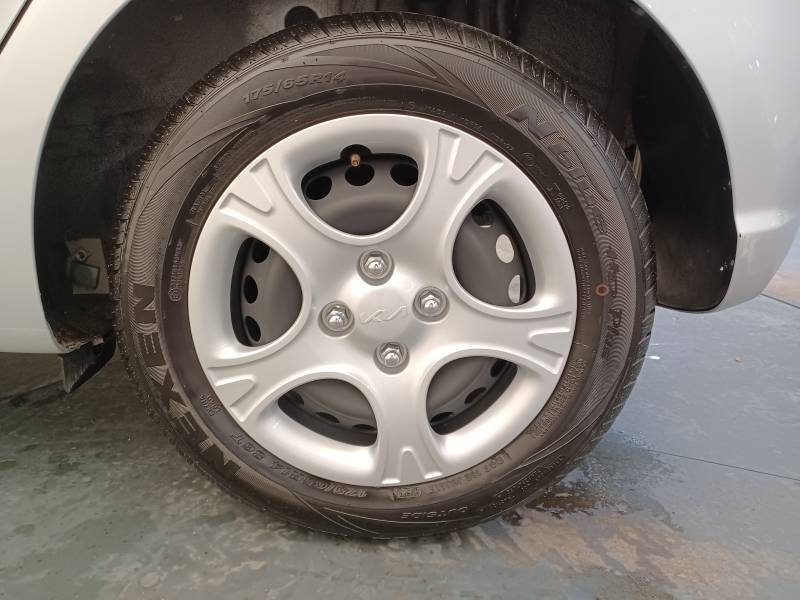 Kia Picanto - Photo 8