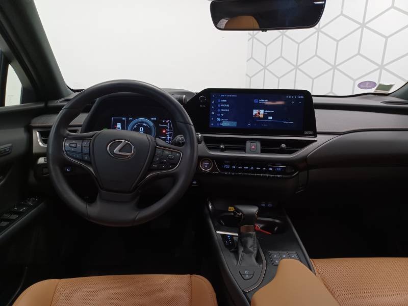 Lexus UX - Photo 11