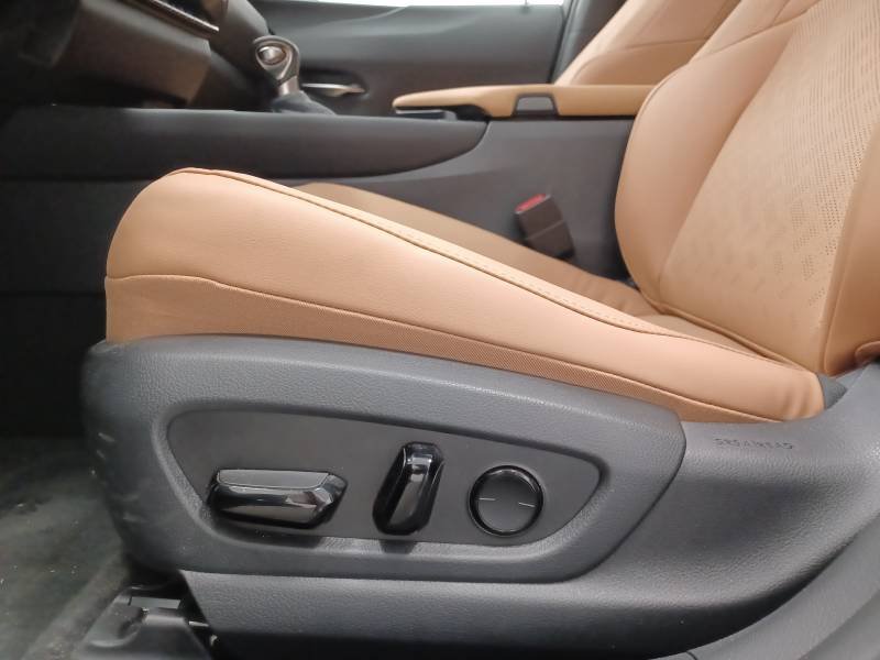 Lexus UX - Photo 18
