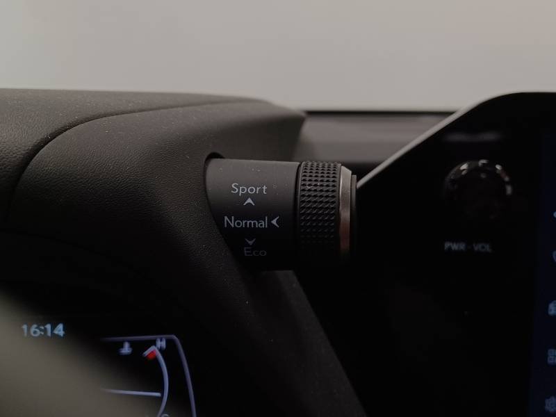 Lexus UX - Photo 33