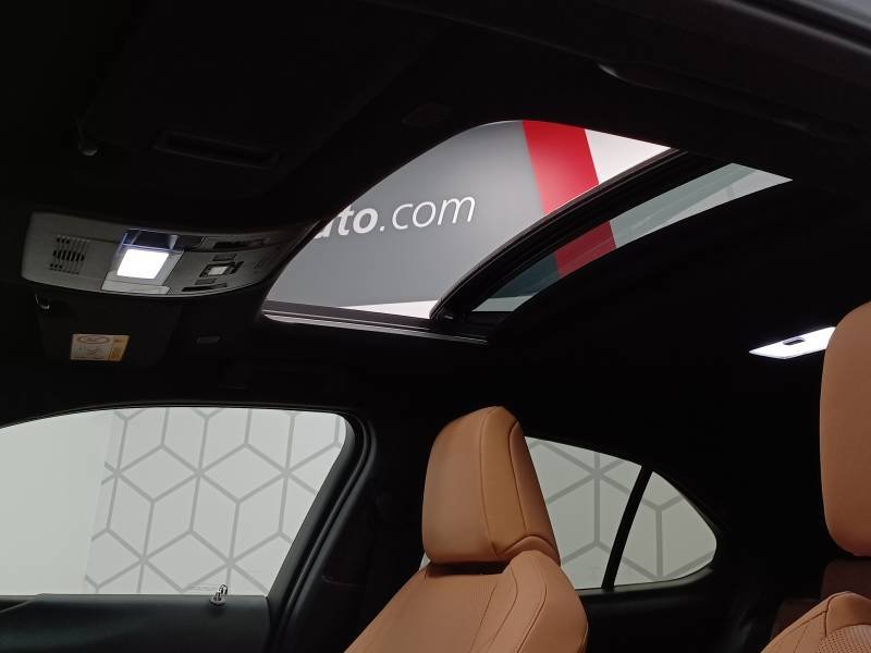 Lexus UX - Photo 39