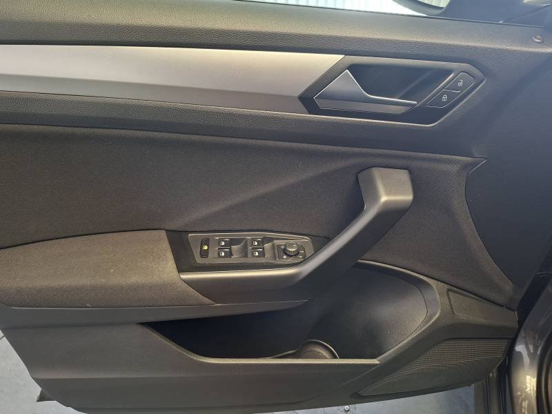 Volkswagen T-Roc - Photo 15