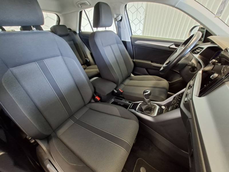Volkswagen T-Roc - Photo 32