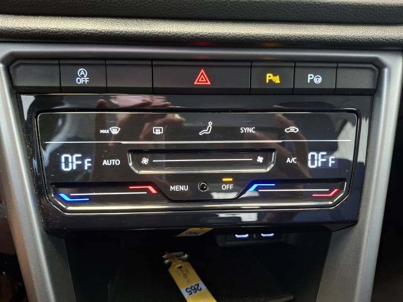 Volkswagen T-Roc - Photo 42