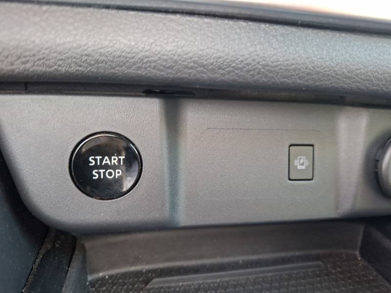 Nissan Qashqai - Photo 28