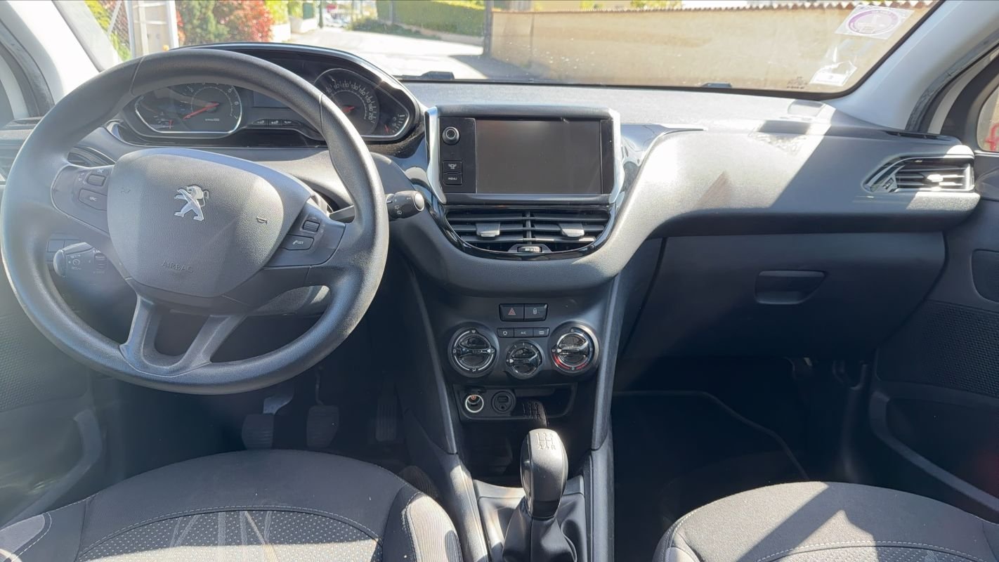 Peugeot 208 - Photo 11