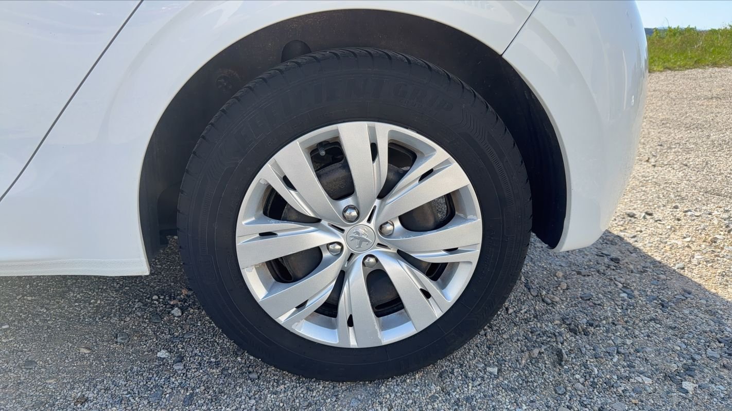 Peugeot 208 - Photo 19