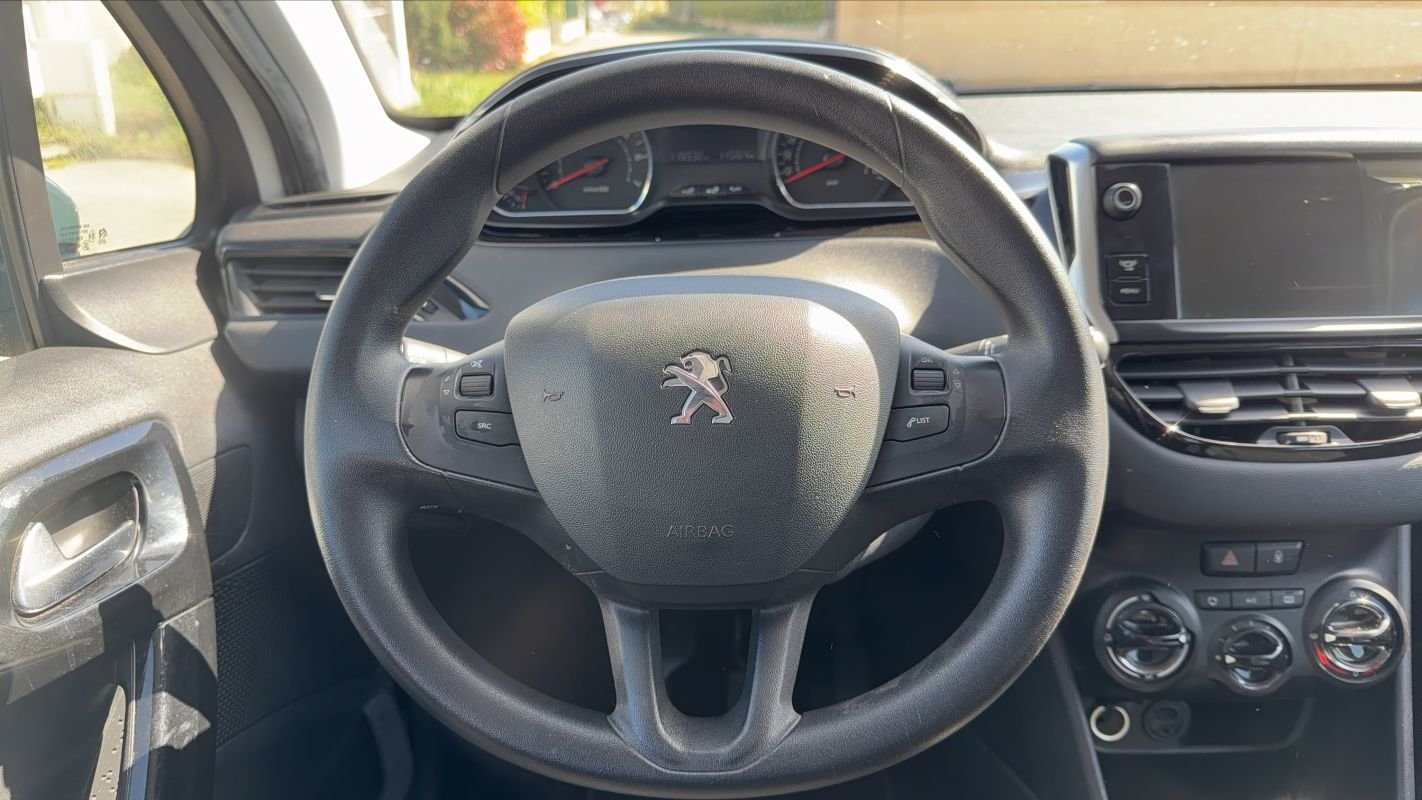 Peugeot 208 - Photo 22