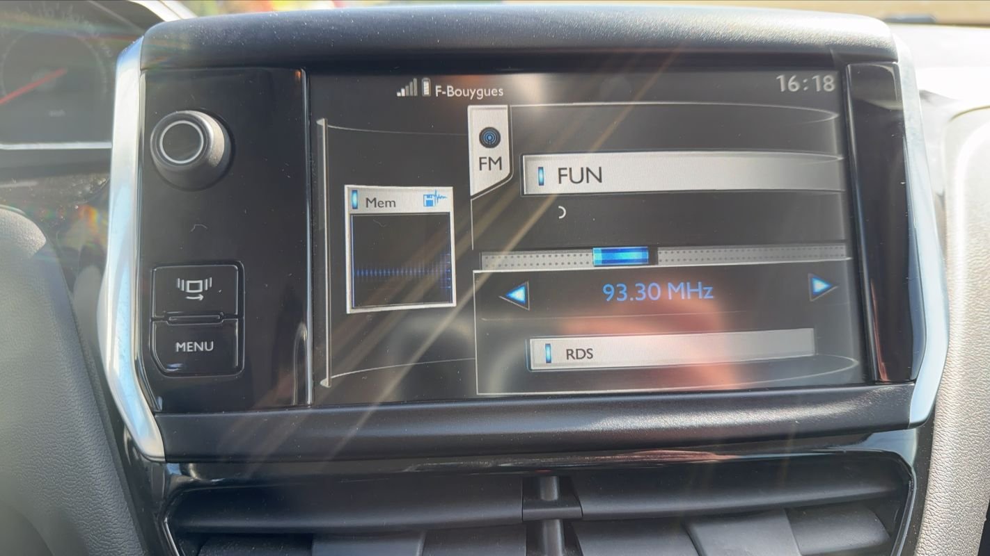 Peugeot 208 - Photo 26