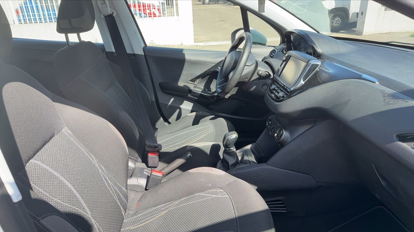 Peugeot 208 - Photo 27