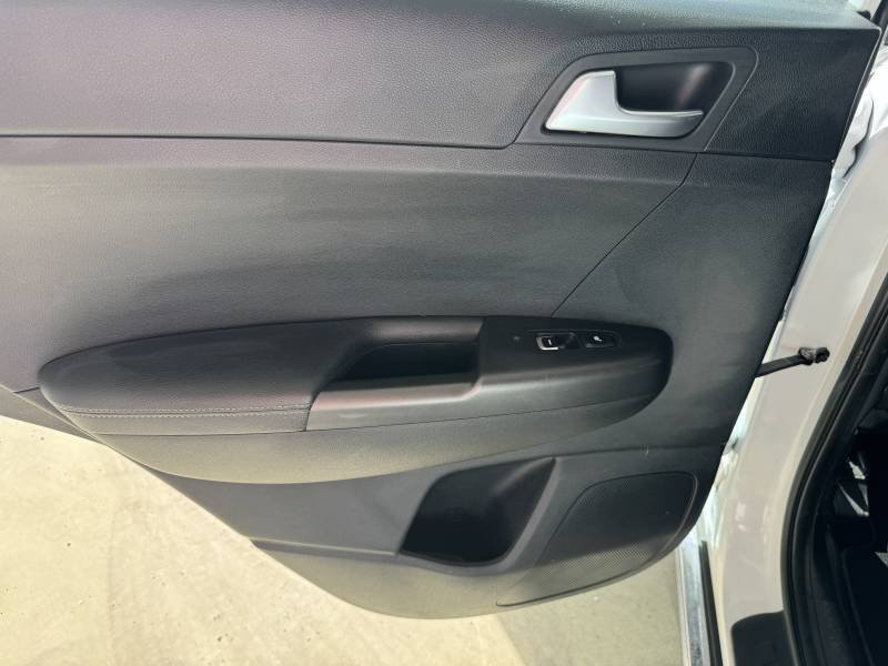 Kia Sportage - Photo 22