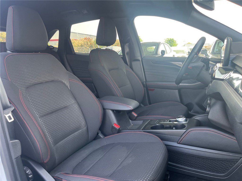 Ford Kuga - Photo 12