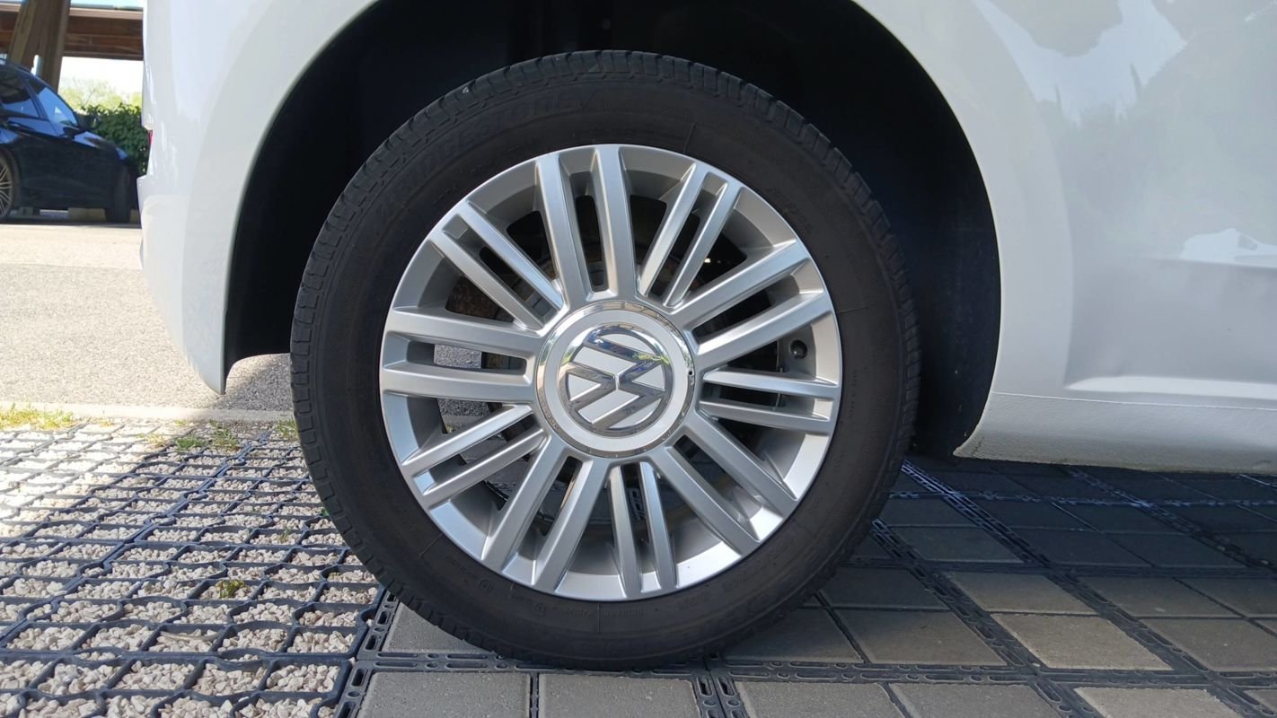 Volkswagen Up! - Photo 16