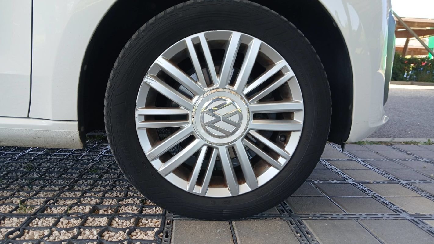 Volkswagen Up! - Photo 17