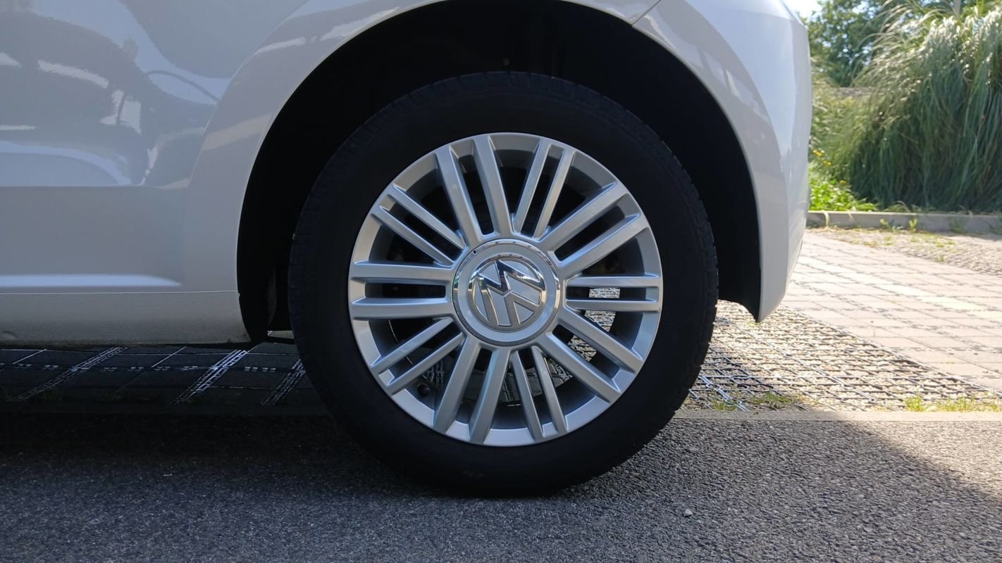 Volkswagen Up! - Photo 19