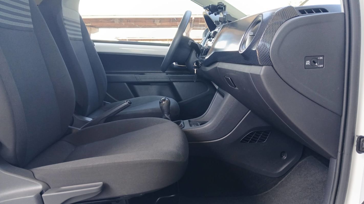 Volkswagen Up! - Photo 26