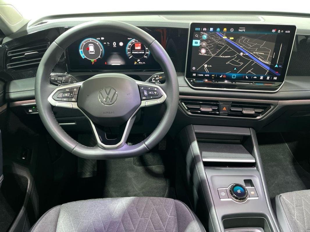 Volkswagen Tiguan - Photo 24