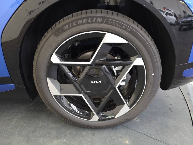 Kia EV4 - Photo 29