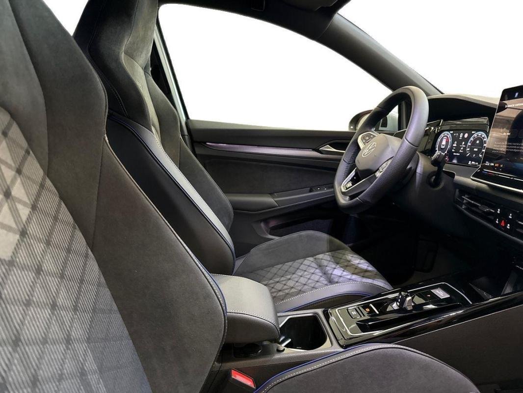 Volkswagen Golf - Photo 21