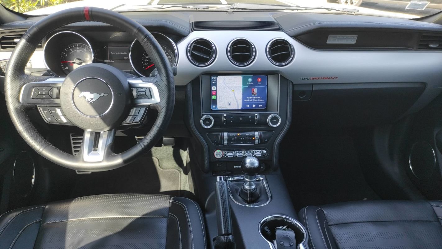 Ford Mustang - Photo 11