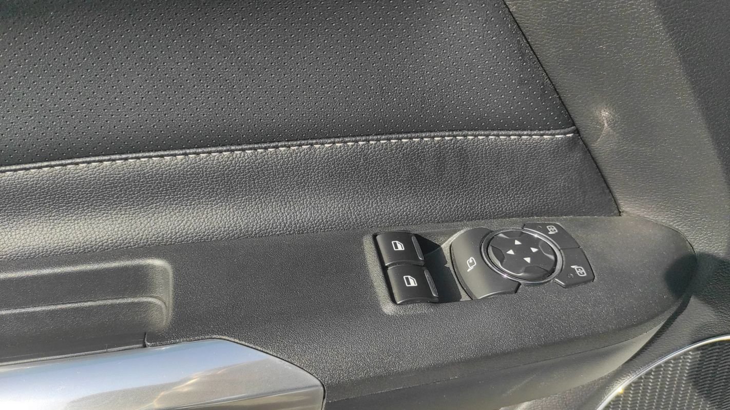Ford Mustang - Photo 13