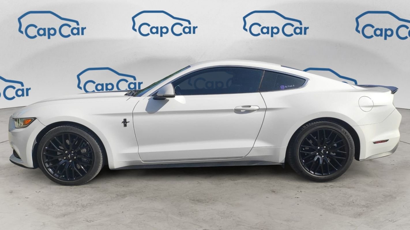 Ford Mustang - Photo 2