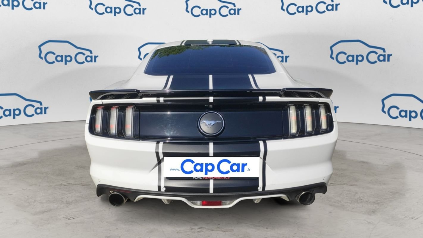 Ford Mustang - Photo 3