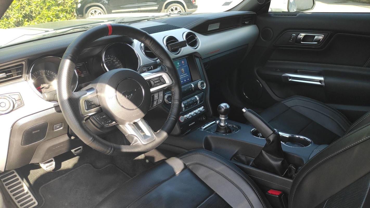 Ford Mustang - Photo 8