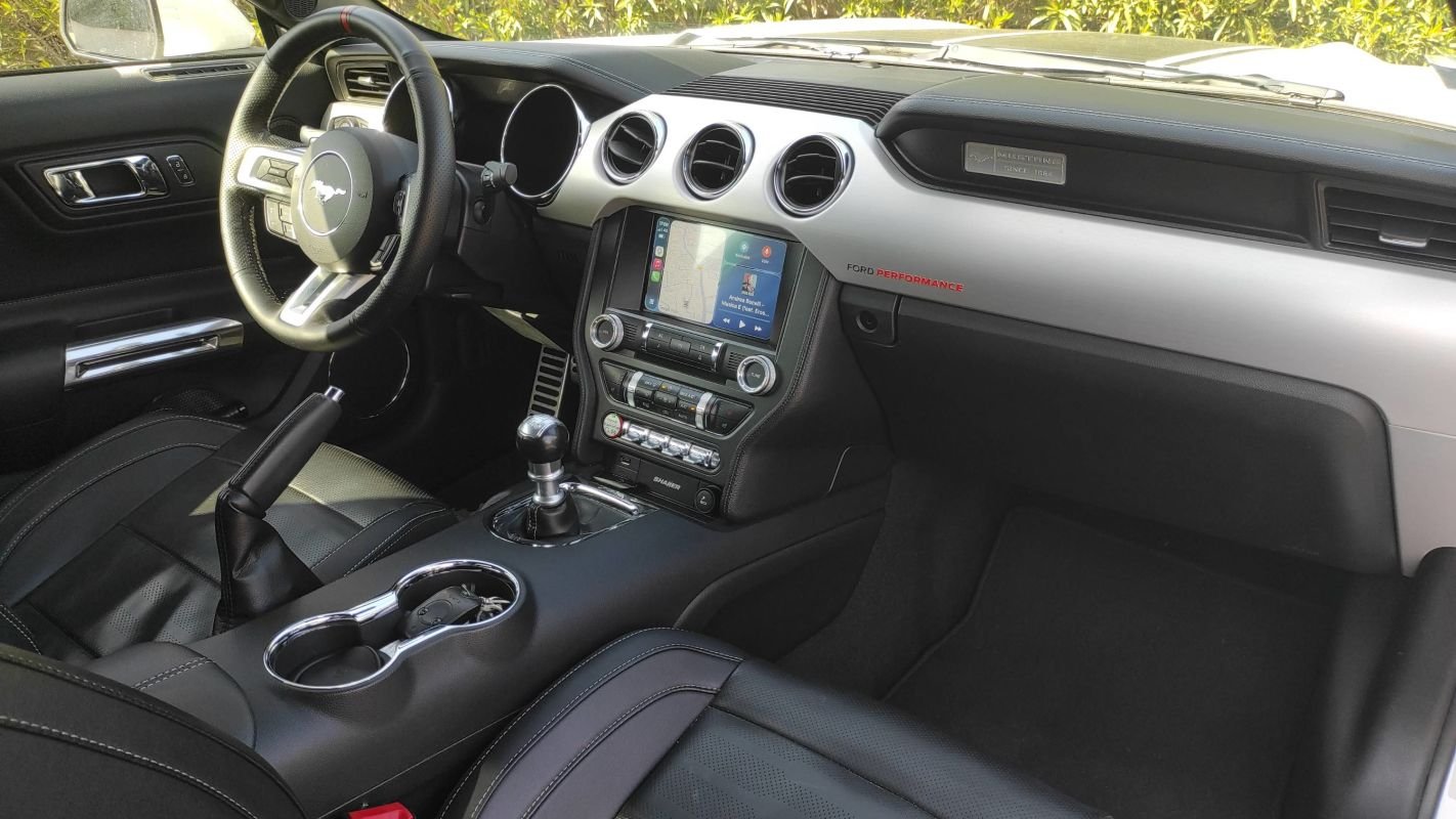 Ford Mustang - Photo 10