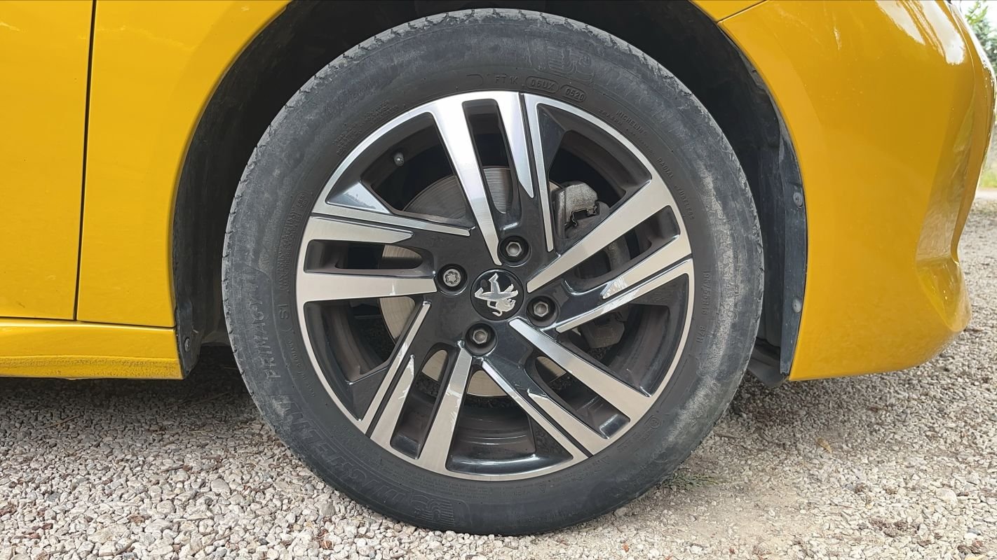 Peugeot 208 - Photo 17
